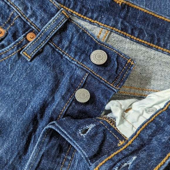 Levi's 501 button up straight leg jeans, size 25 x 30. - Picture 7 of 8